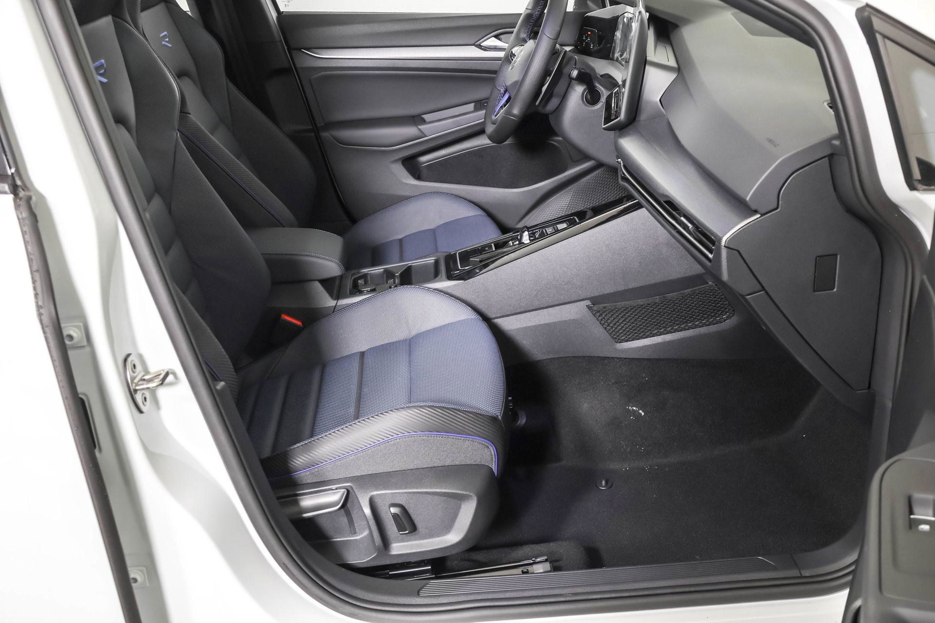 New 2026 Volkswagen Golf 2.0T image 43