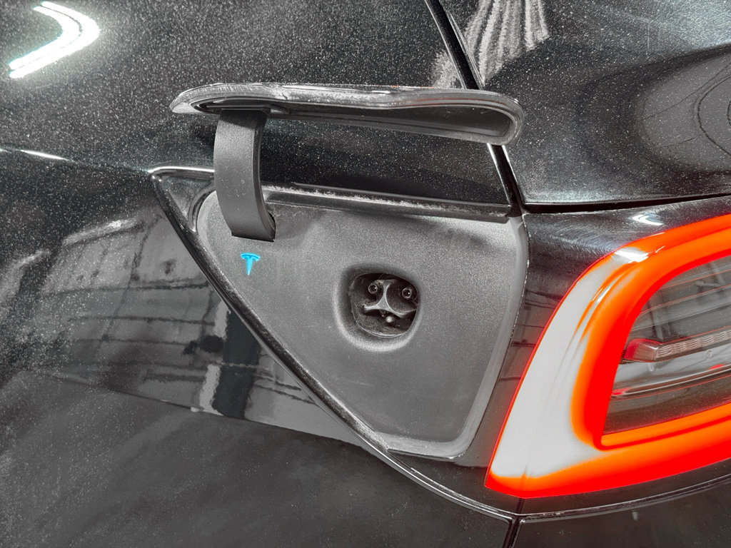 Used 2020 Tesla Model Y Long Range image 5