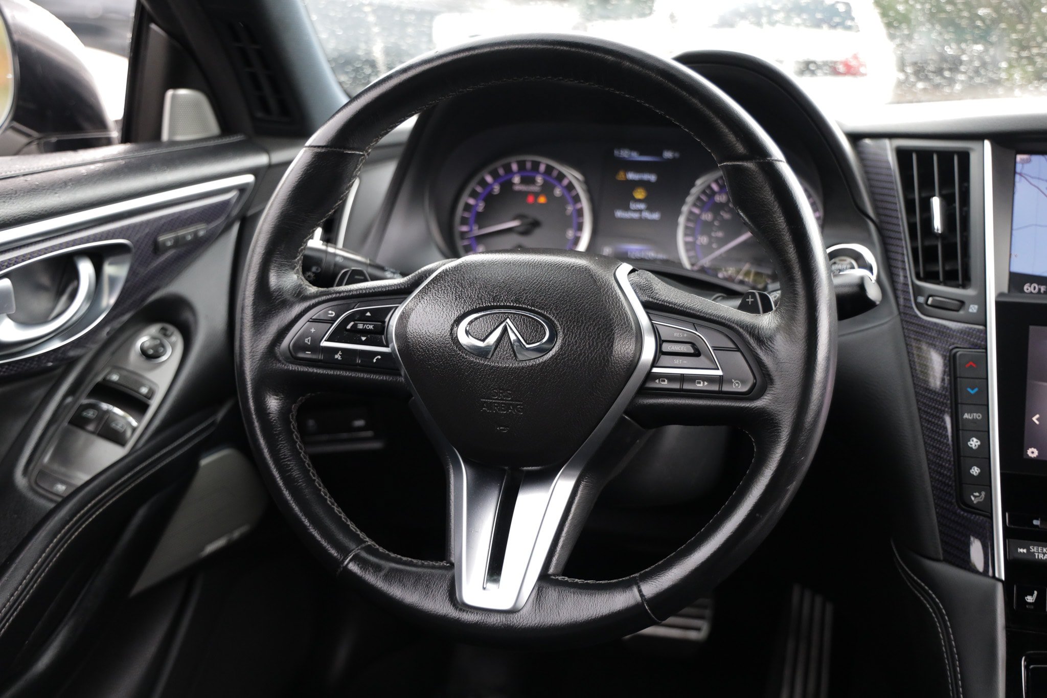 Used 2017 INFINITI Q60 Red Sport 400 RWD image 31