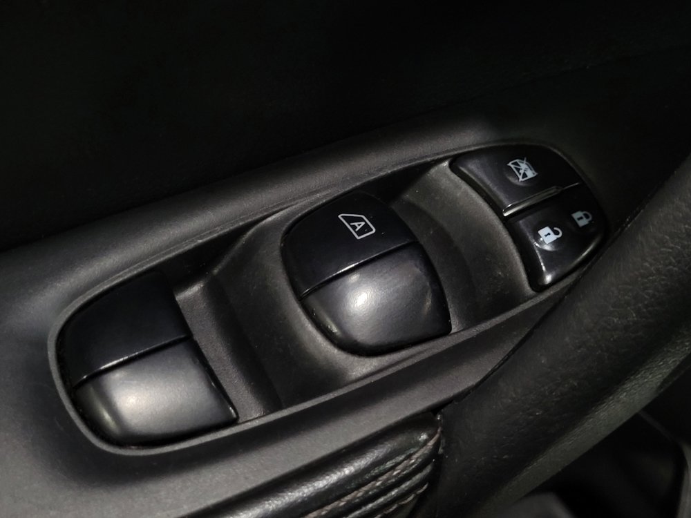 Used 2019 Nissan Rogue SL image 27