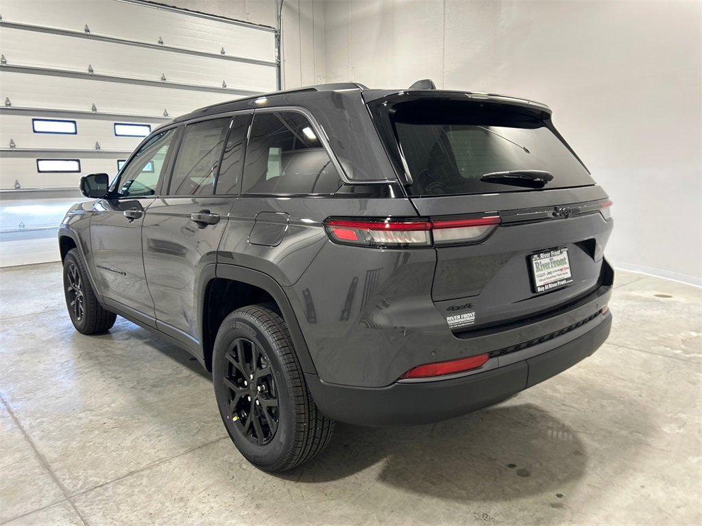 New 2026 Jeep Grand Cherokee Laredo image 8