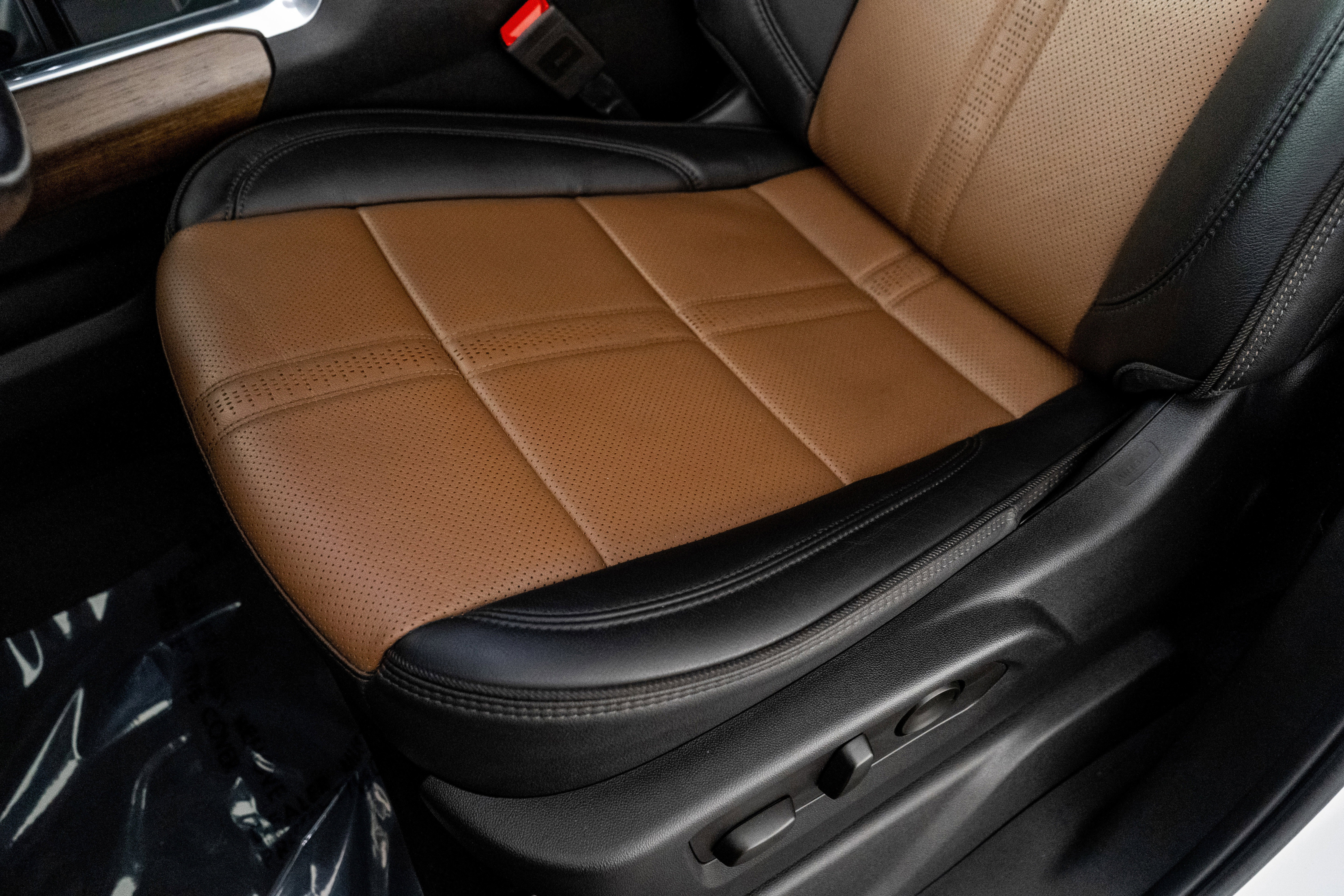 Used 2023 Chevrolet Silverado 1500 High Country w/ Technology Package image 26