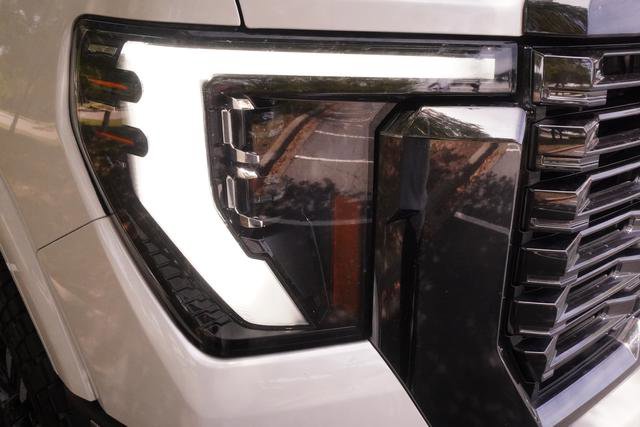 Used 2024 GMC Sierra 2500 Denali Ultimate w/ Max Trailering Package AWD/4WD image 41