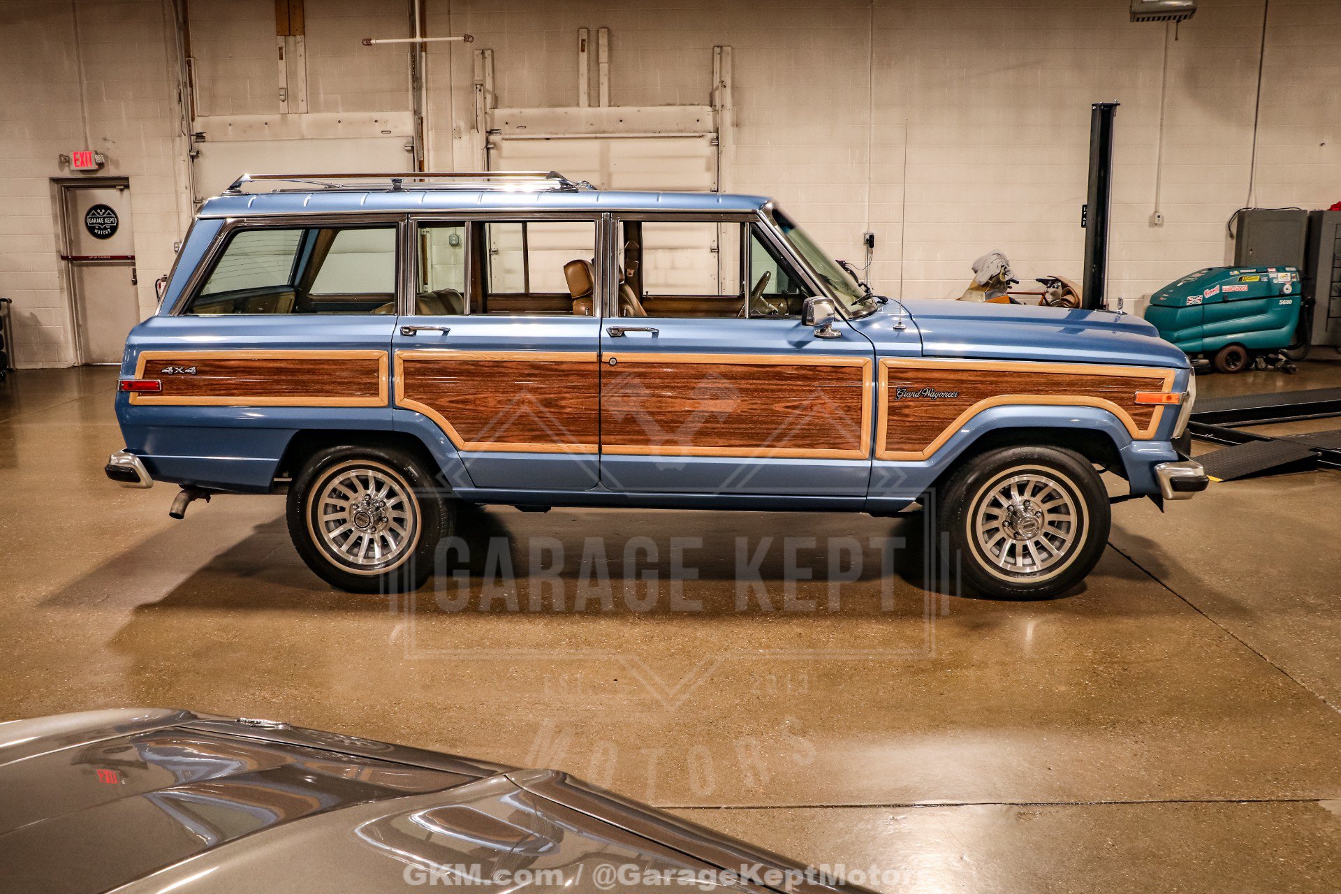 Used 1987 Jeep Grand Wagoneer AWD/4WD image 10