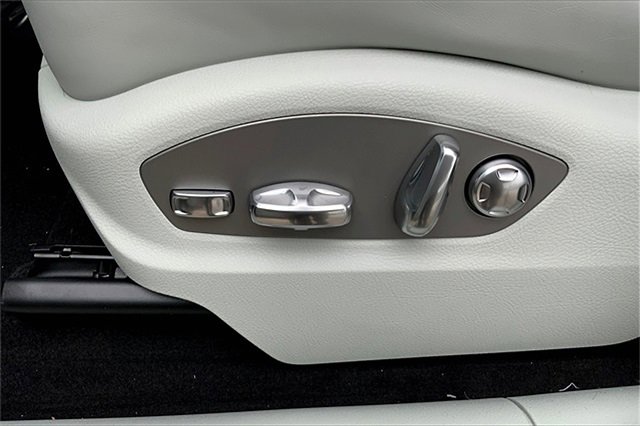 New 2025 Porsche Macan image 31