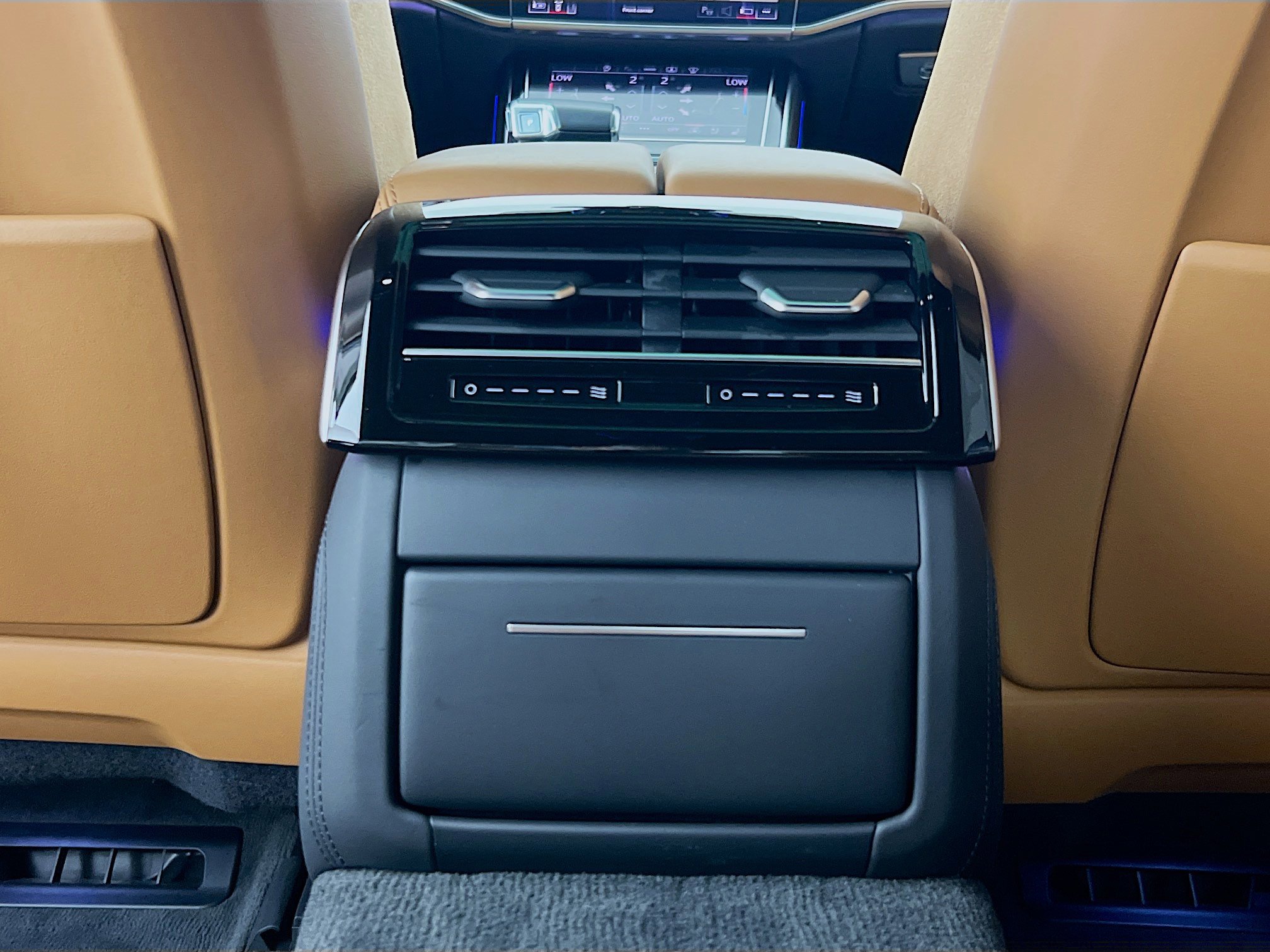 Used 2025 Audi A8 L 3.0T w/ Executive Package image 27