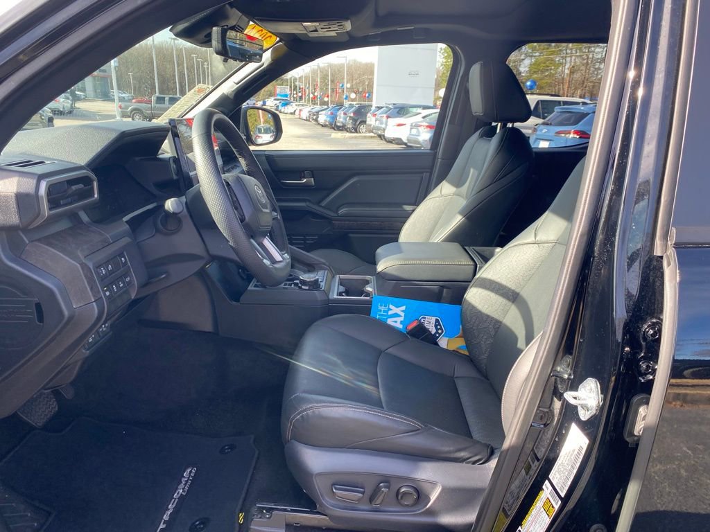 Used 2024 Toyota Tacoma Limited image 6