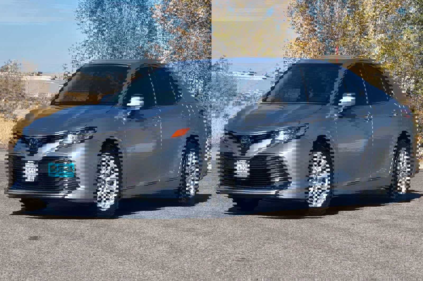 Used 2018 Toyota Camry LE image 1