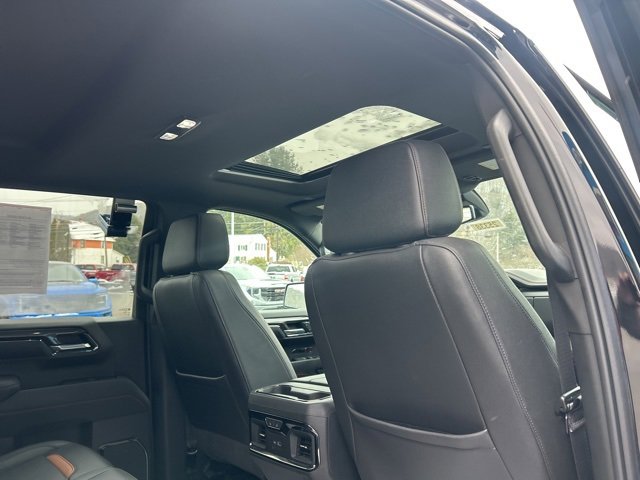 Used 2022 GMC Sierra 1500 AT4 w/ AT4 Premium Package image 12