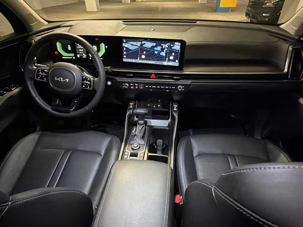 Certified 2025 Kia Sorento EX w/ Panoramic Sunroof Package FWD image 19