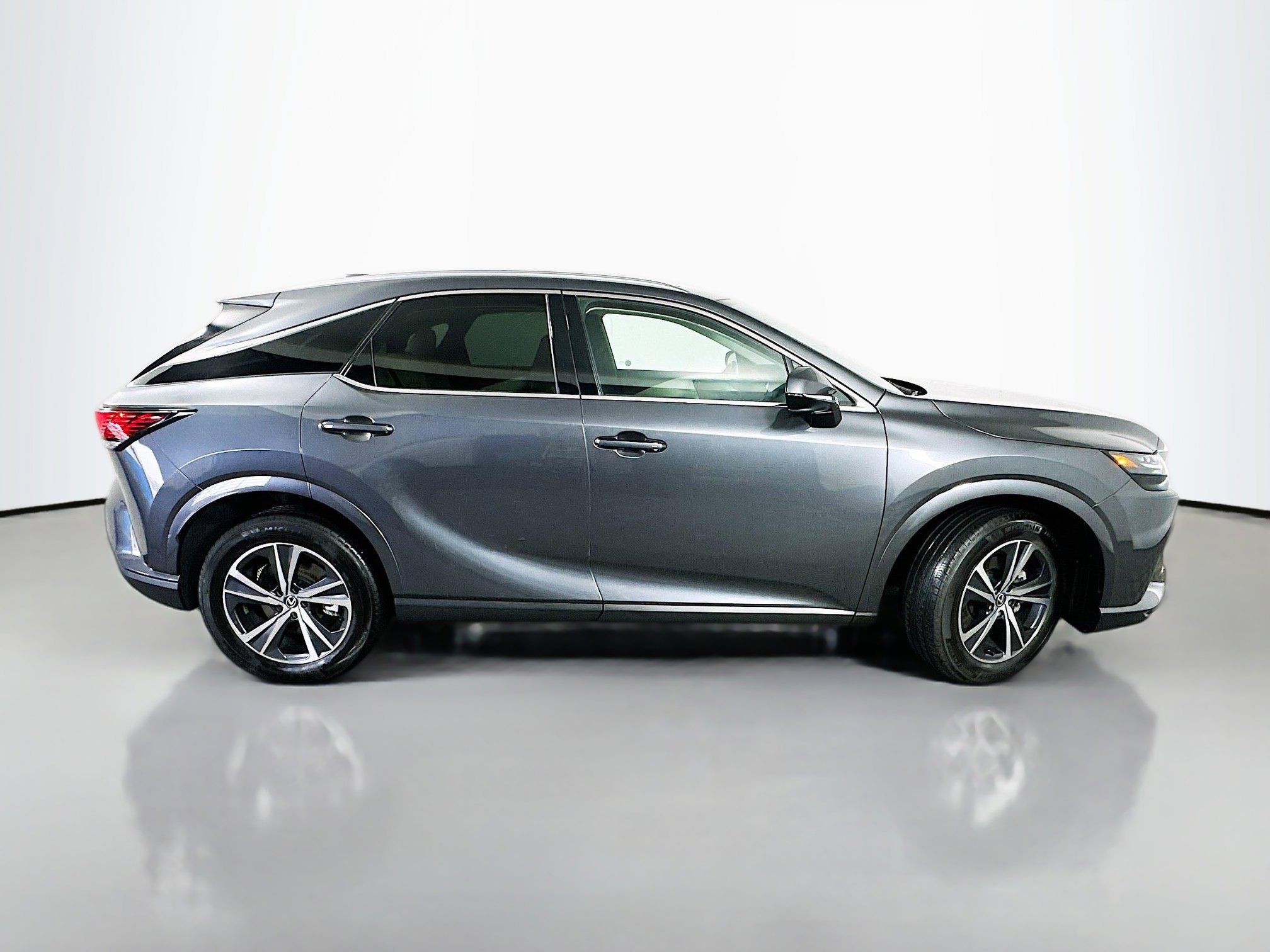 Used 2024 Lexus RX 350 AWD w/ Technology Package image 8