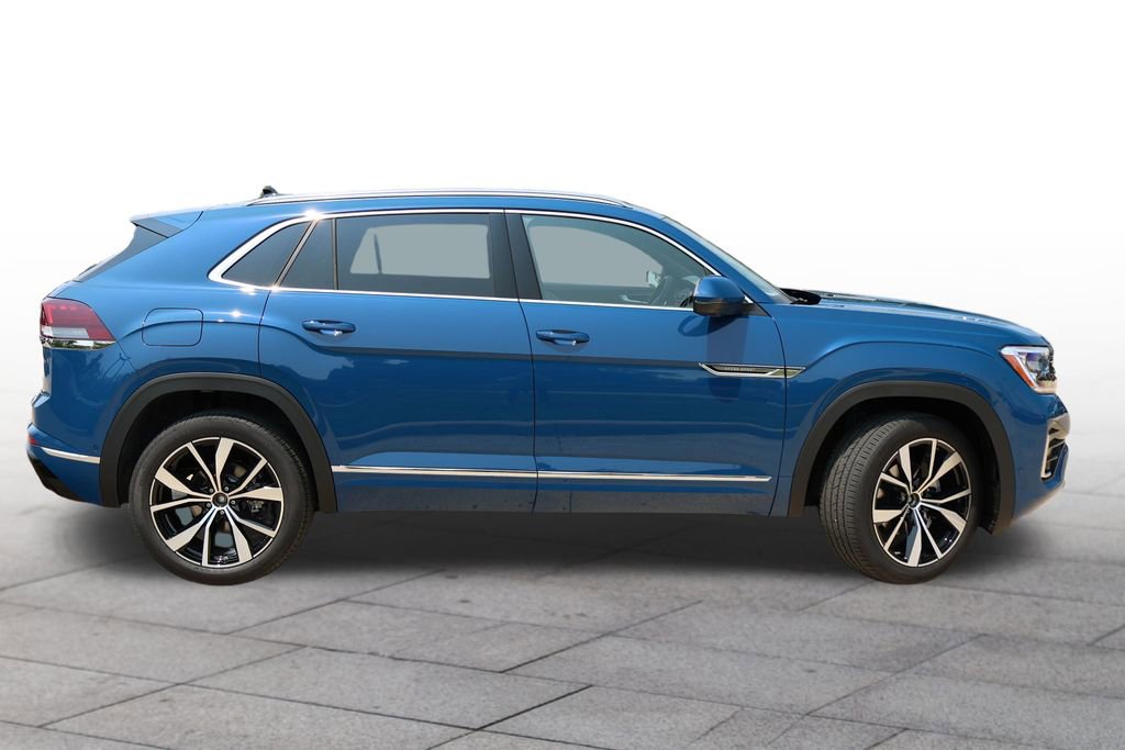 Used 2025 Volkswagen Atlas Cross Sport SEL Premium R-Line image 2