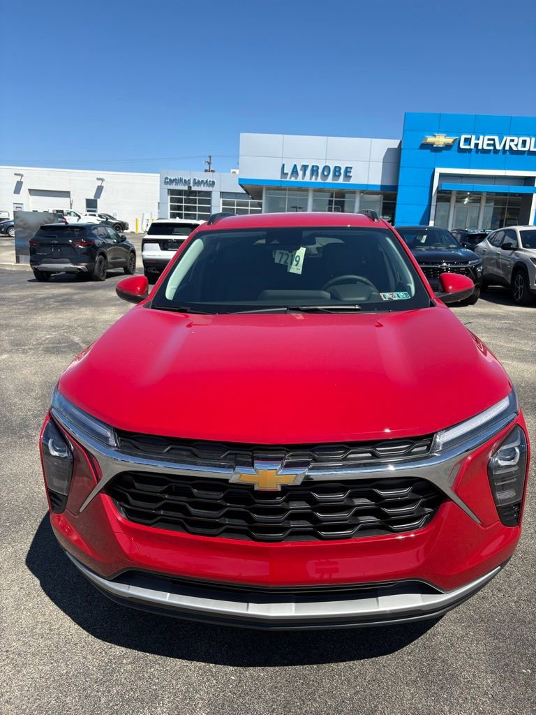 New 2026 Chevrolet Trax LT image 2