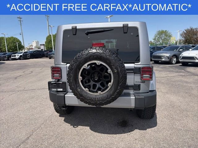 Used 2016 Jeep Wrangler Unlimited Sahara w/ Dual Top Group AWD/4WD image 10