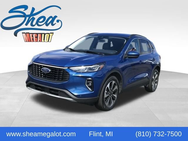 Used 2023 Ford Escape Platinum AWD/4WD image 1