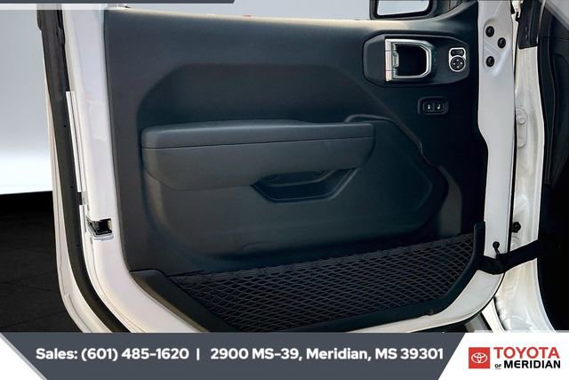 Used 2025 Jeep Gladiator Mojave image 17