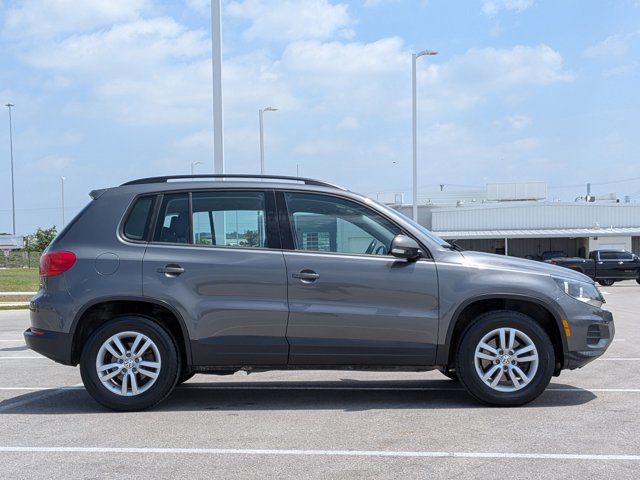 Used 2016 Volkswagen Tiguan S FWD image 3