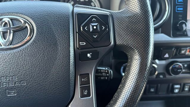 Used 2018 Toyota Tacoma TRD Sport AWD/4WD image 21