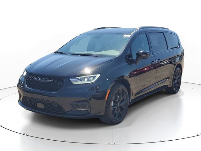 New 2026 Chrysler Pacifica Limited w/ S Appearance Package AWD/4WD image 2