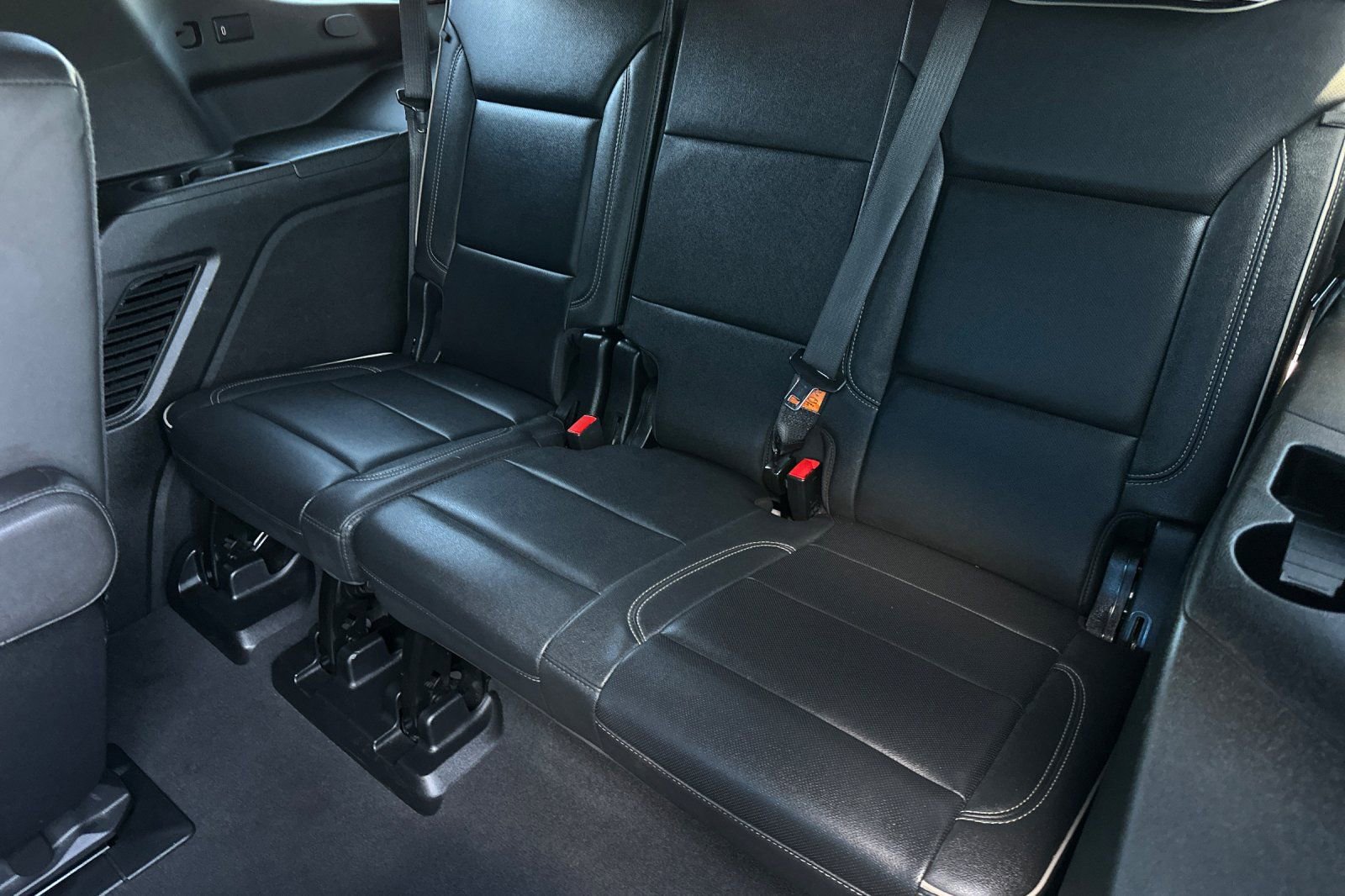 Used 2024 Chevrolet Tahoe Premier AWD/4WD image 19