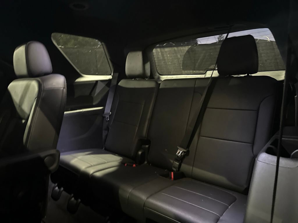 Used 2023 Chevrolet Traverse LT FWD image 7