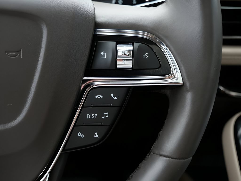 Certified 2023 Lincoln Nautilus Reserve w/ Luxury Package AWD/4WD image 19