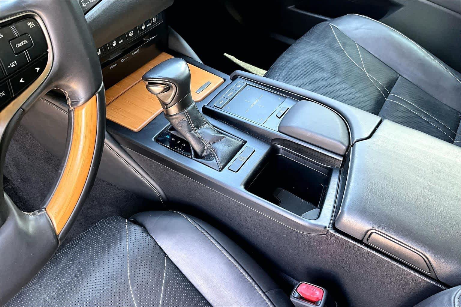 Used 2019 Lexus ES 350 w/ Accessory Package 2 FWD image 17