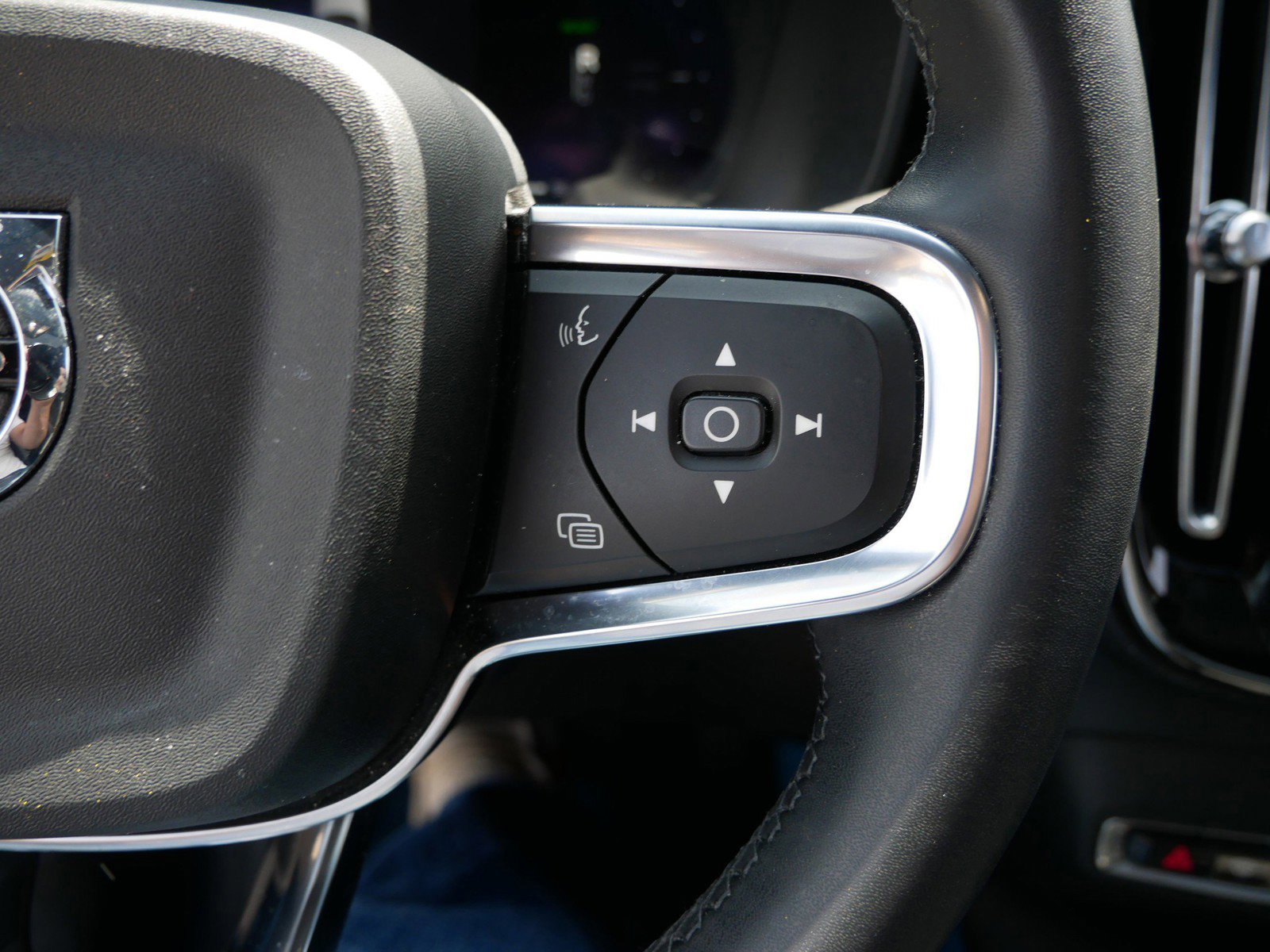 Certified 2023 Volvo C40 P8 Recharge Ultimate AWD/4WD image 25