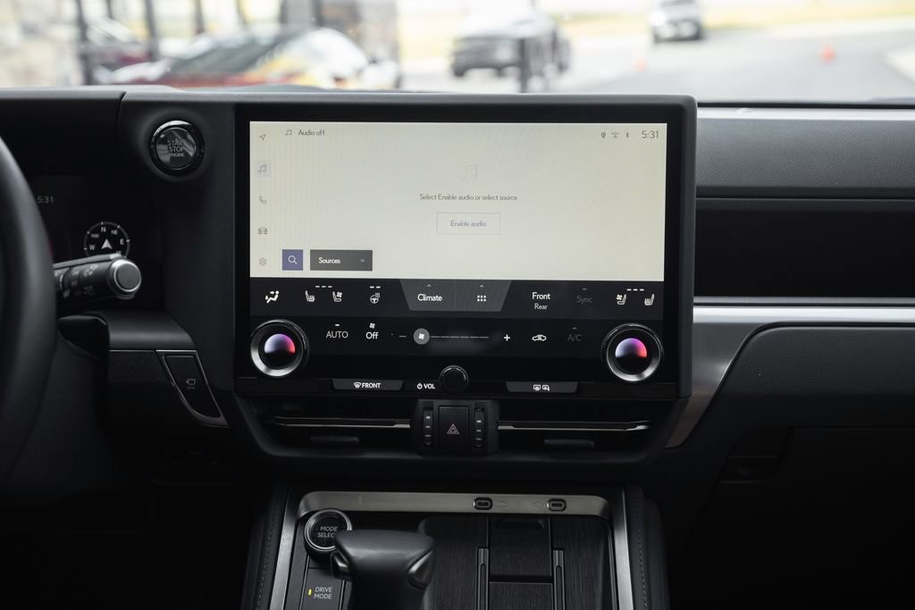 Used 2024 Lexus GX 550 w/ Accessory Package (31) image 26