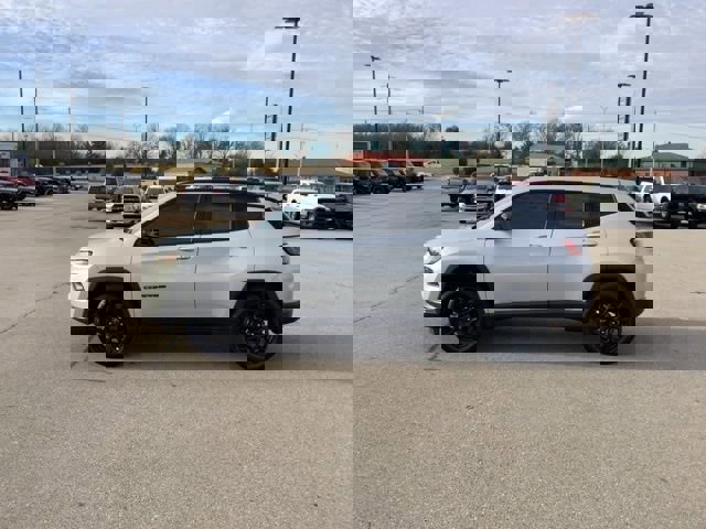 New 2026 Jeep Compass Latitude image 4