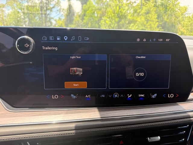 Used 2025 Chevrolet Suburban Z71 AWD/4WD image 6