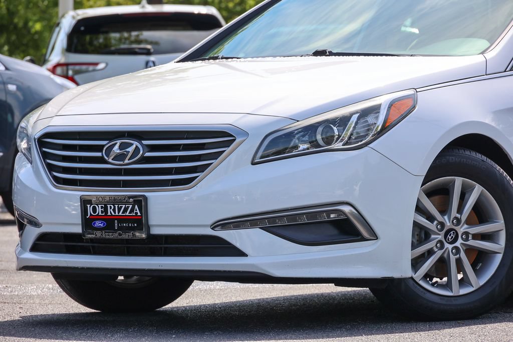 Used 2015 Hyundai Sonata SE w/ Option Group 09 FWD image 13