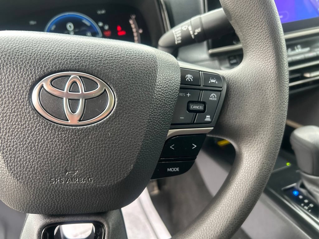 Used 2025 Toyota Camry LE FWD image 23