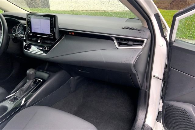 Used 2022 Toyota Corolla LE w/ LE Convenience Package image 16