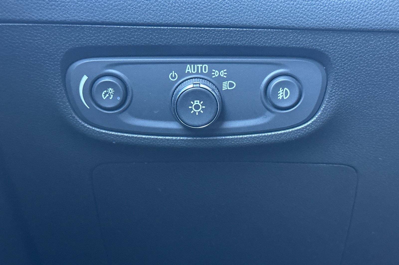 Used 2023 Buick Encore GX Select w/ Sport Touring Package image 35