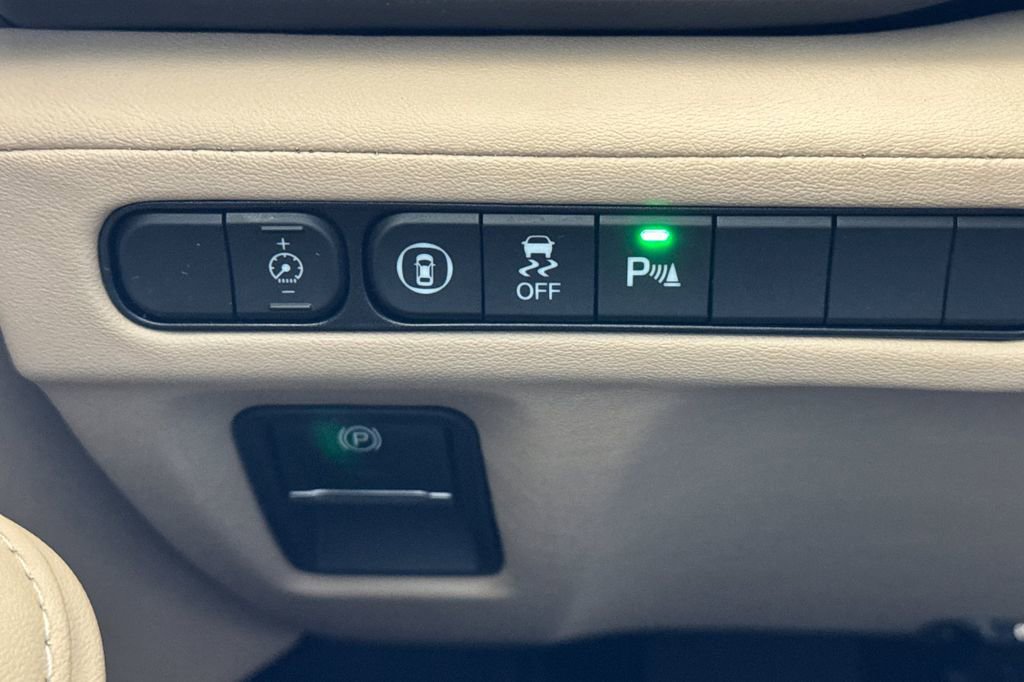 Certified 2025 Acura MDX w/ Technology Package image 36