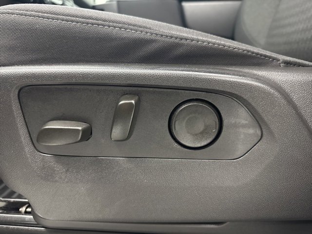 Used 2025 Chevrolet Silverado 1500 LT image 10