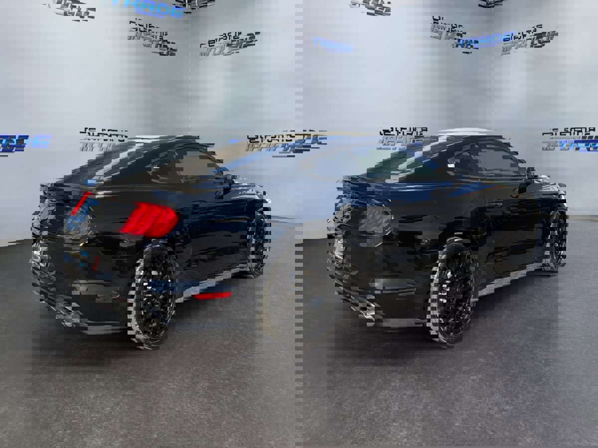 Used 2018 Ford Mustang Coupe RWD image 5