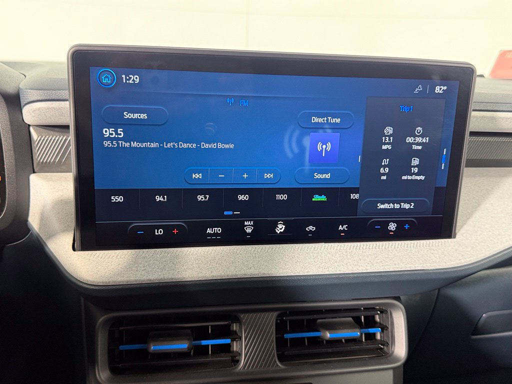 Used 2025 Ford Maverick XLT w/ Equipment Group 302A AWD/4WD image 17