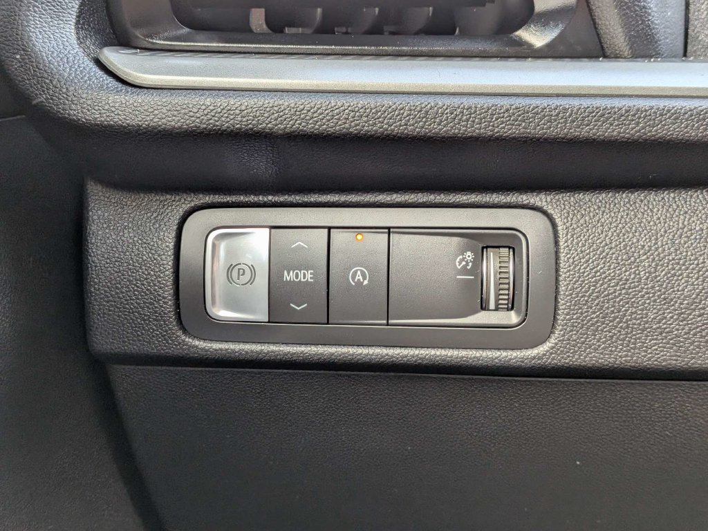 Used 2026 Chevrolet Traverse LT w/ Driver Confidence Package FWD image 22