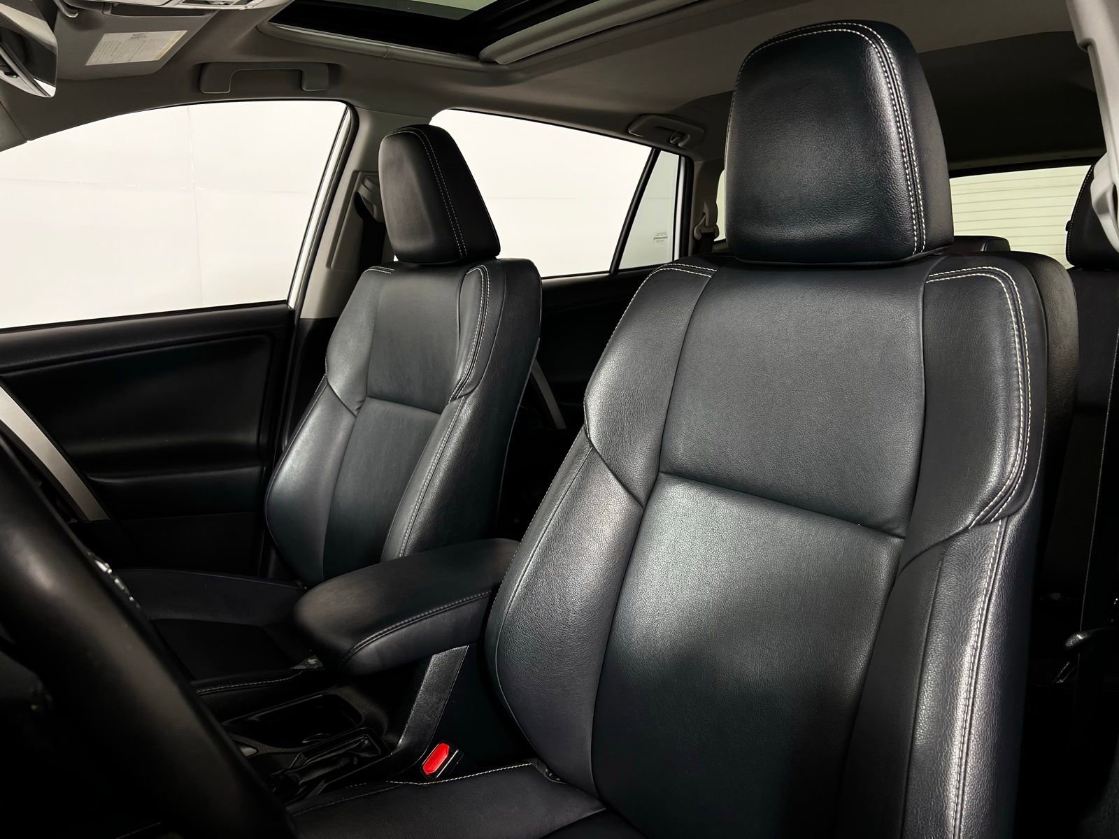 Used 2018 Toyota RAV4 Limited image 13