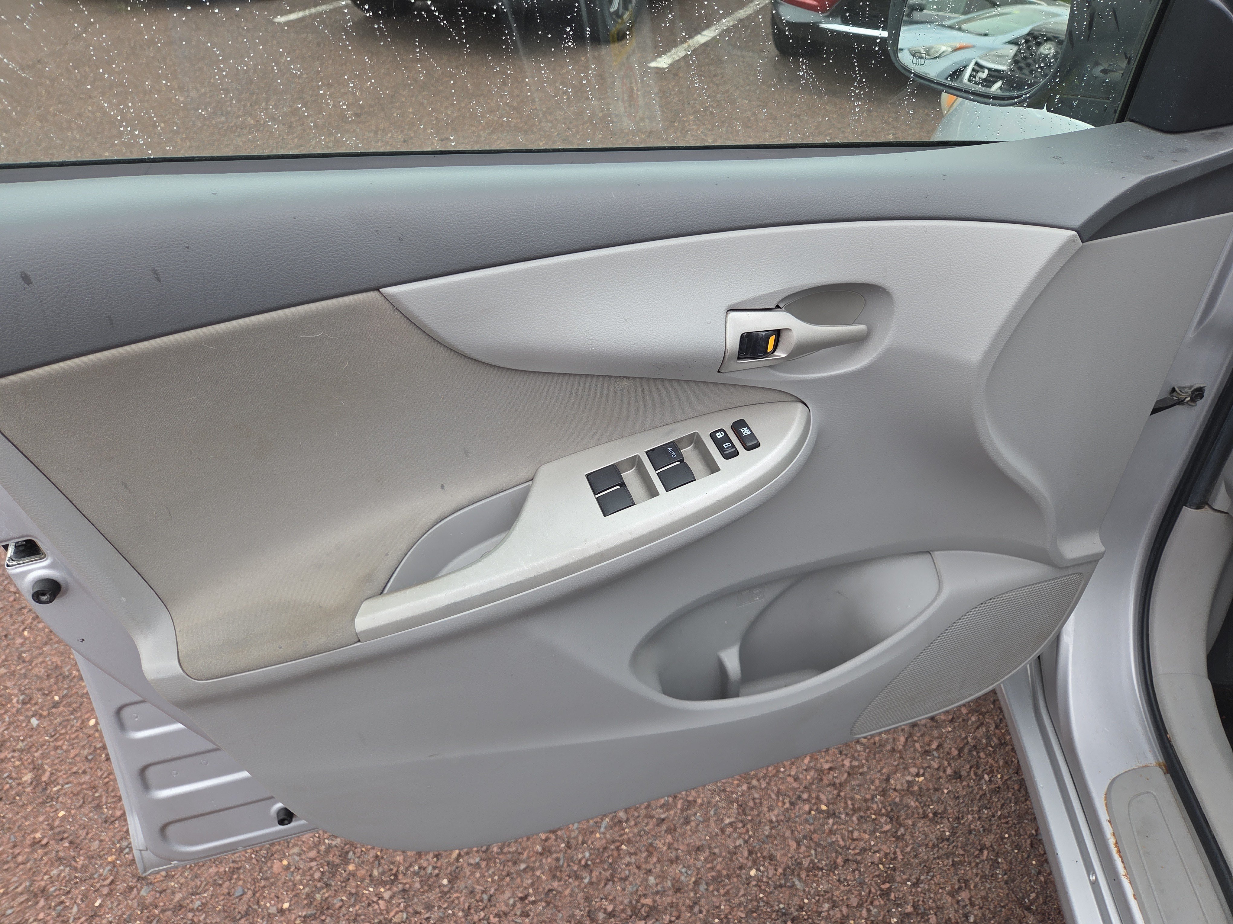 Used 2010 Toyota Corolla LE FWD image 14