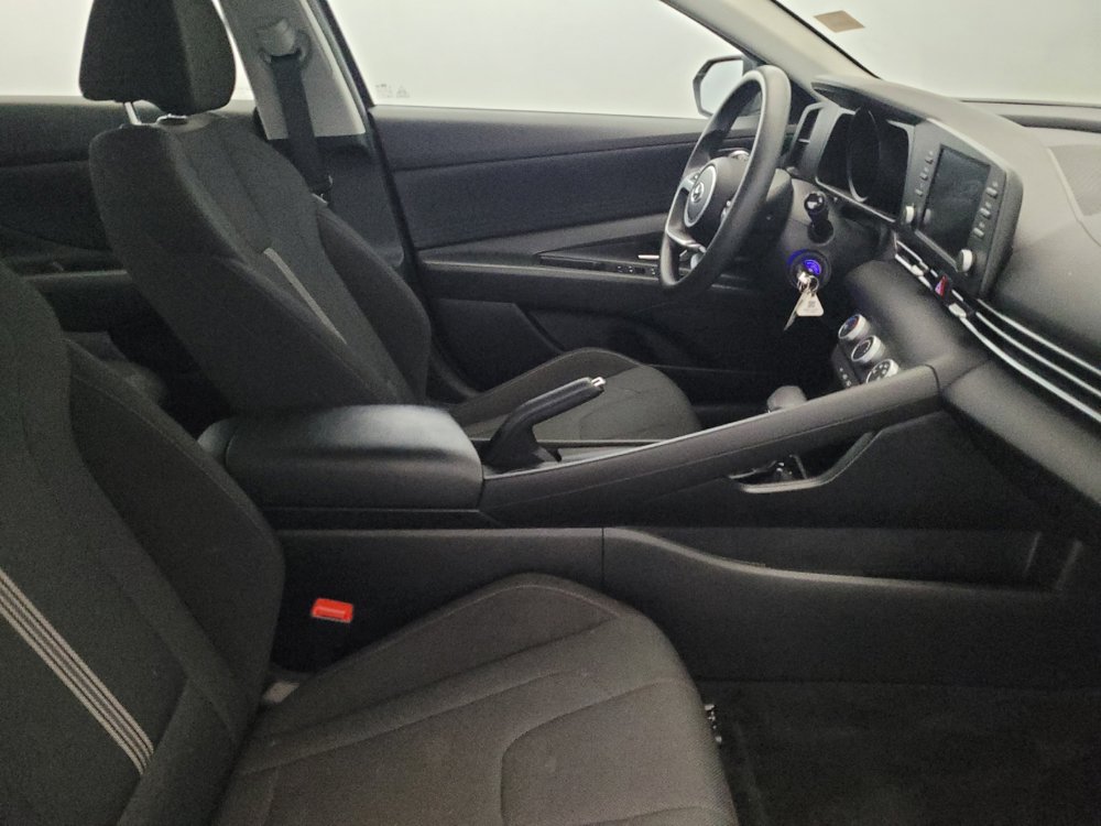 Used 2023 Hyundai Elantra SE FWD image 21