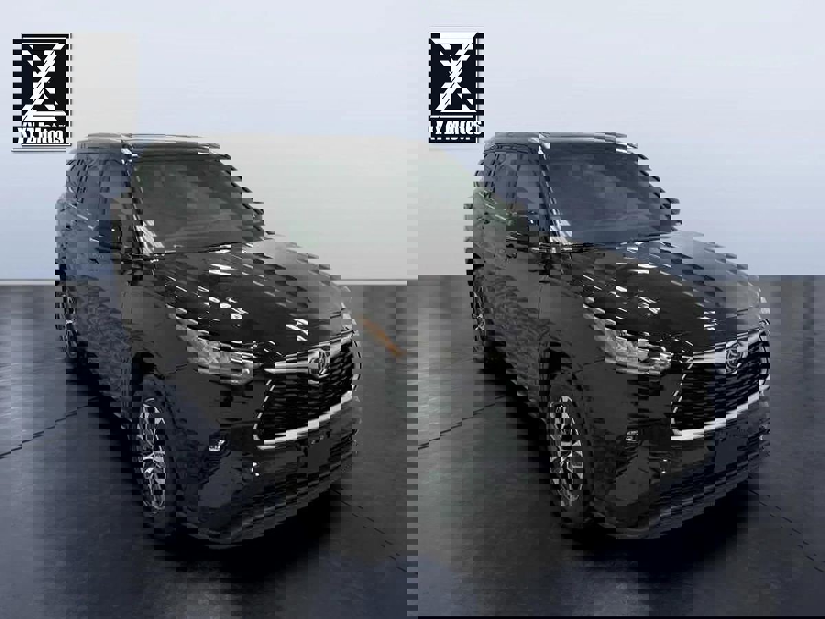 Used 2024 Toyota Highlander XLE image 7