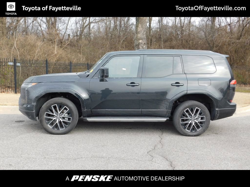 Used 2025 Lexus GX 550 image 2