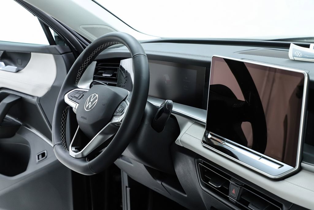 New 2026 Volkswagen Tiguan SE image 35