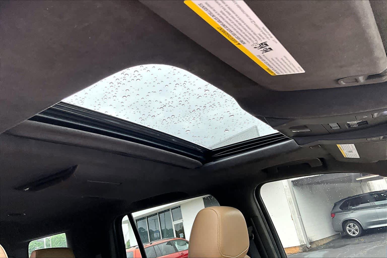 Used 2020 Cadillac Escalade Platinum RWD image 13