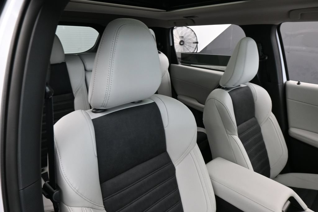 New 2026 Mitsubishi Outlander SE FWD image 43