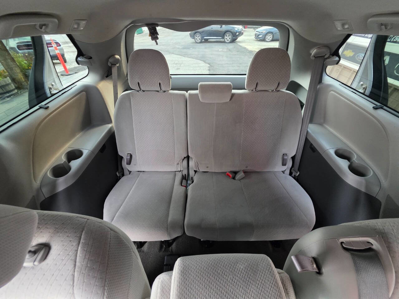 Used 2015 Toyota Sienna LE image 7