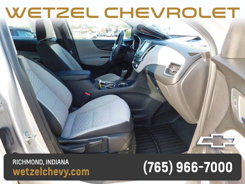 Used 2020 Chevrolet Equinox LS AWD/4WD image 16